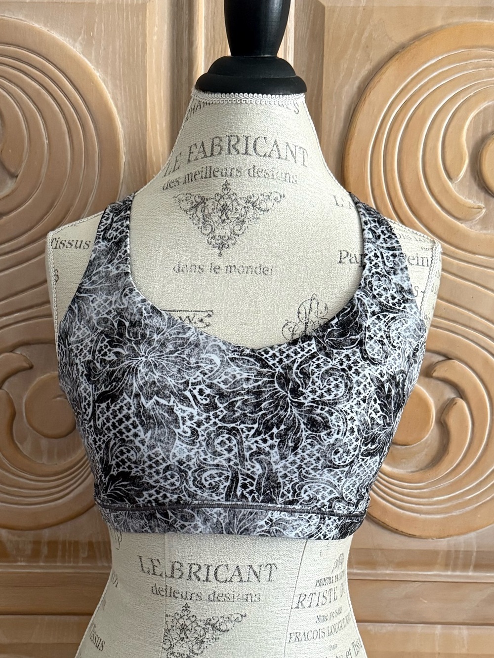 lululemon athletica Black & White Floral & Lace-Print Sports Bra Size 12